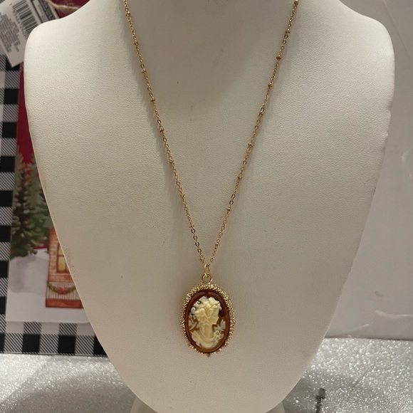 NECKLACE - Picture 4 of 12